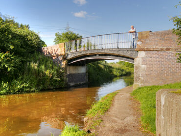 Shropshire Union Canal Backford Bridge to Croughton Bridge